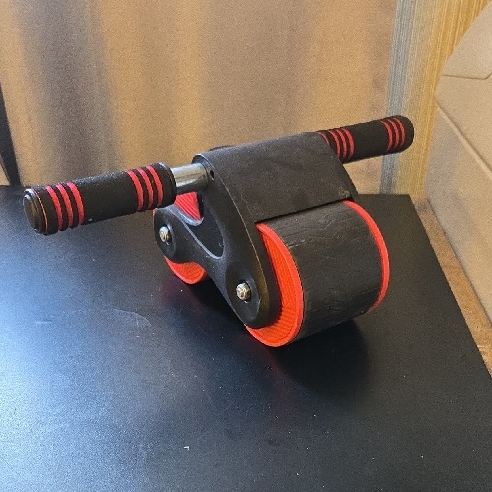 Black and Red Ab Roller Wheel